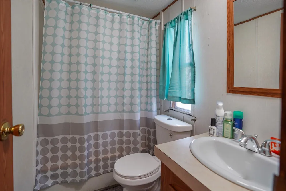 207 Riverside Street Highlands, TX 77562