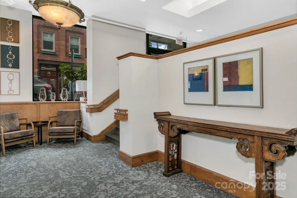 59 College Street #402 Asheville, NC 28801