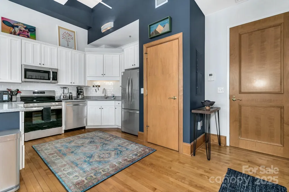 59 College Street #402 Asheville, NC 28801