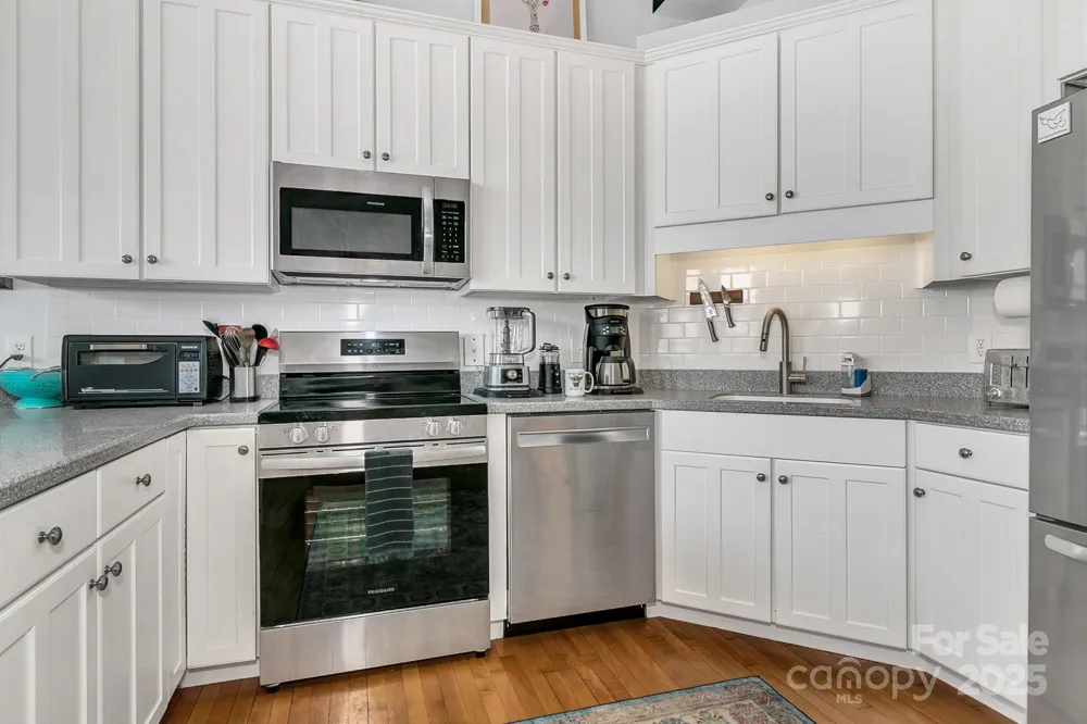 59 College Street #402 Asheville, NC 28801