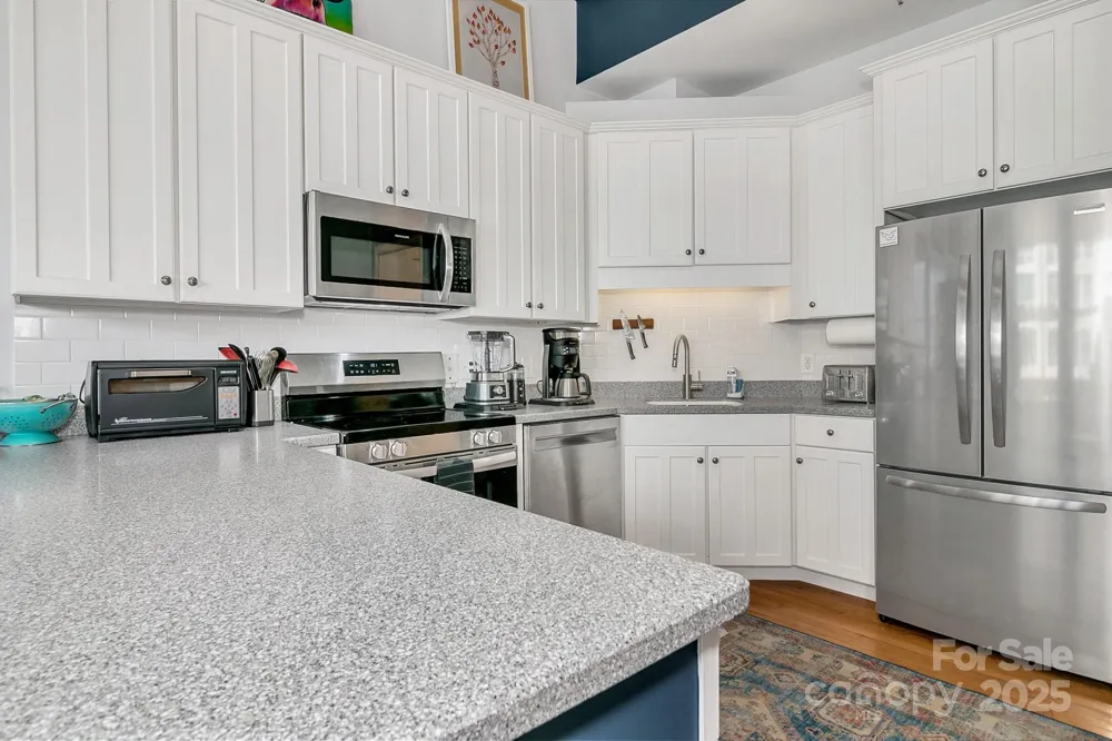 59 College Street #402 Asheville, NC 28801