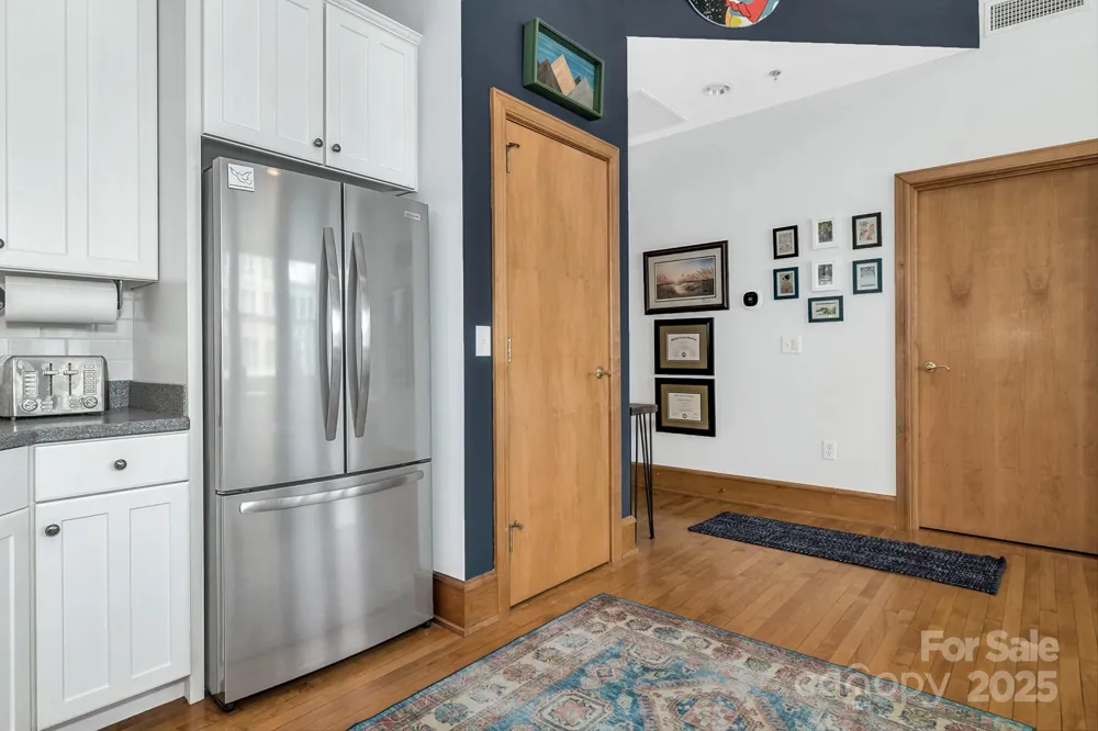59 College Street #402 Asheville, NC 28801