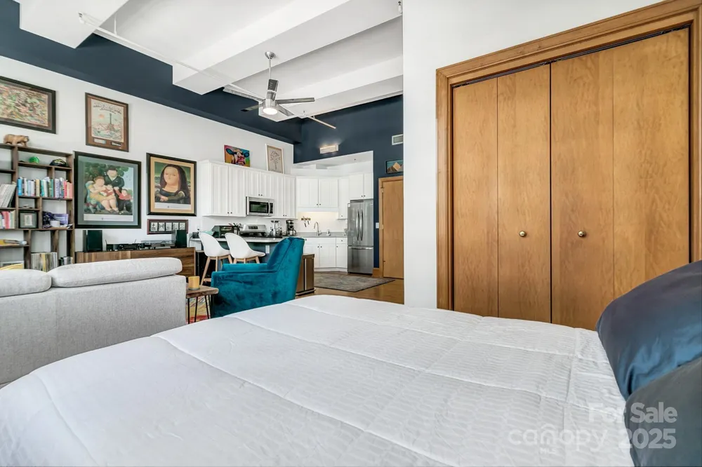 59 College Street #402 Asheville, NC 28801