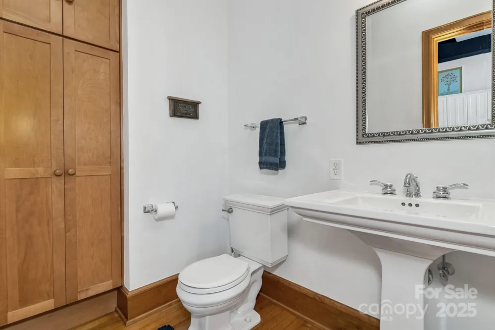 59 College Street #402 Asheville, NC 28801