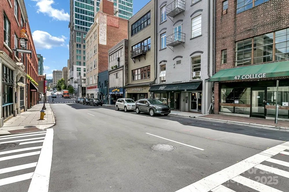 59 College Street #402 Asheville, NC 28801