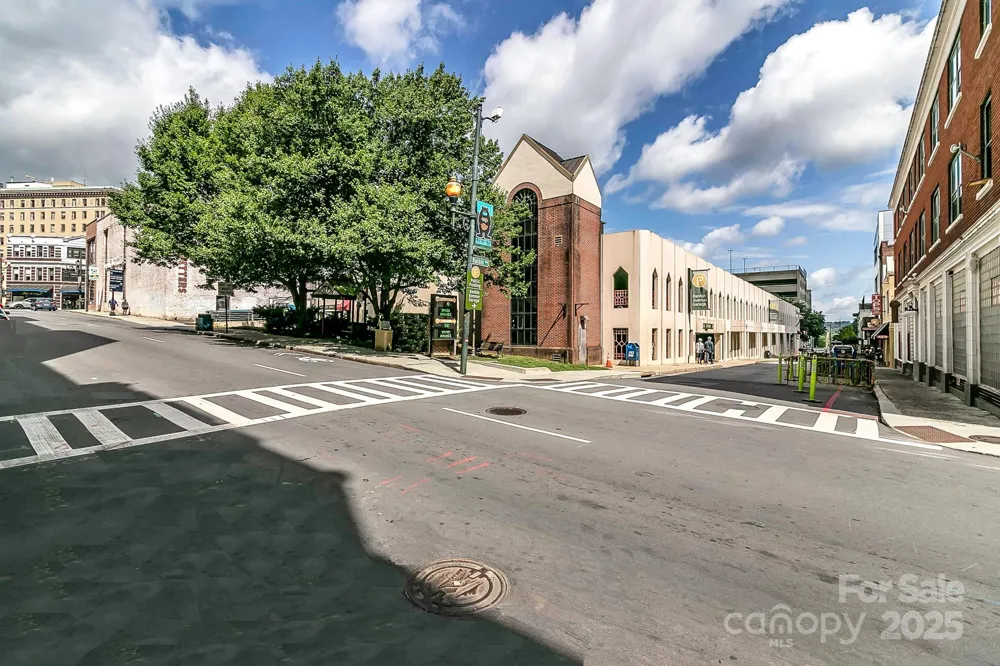 59 College Street #402 Asheville, NC 28801