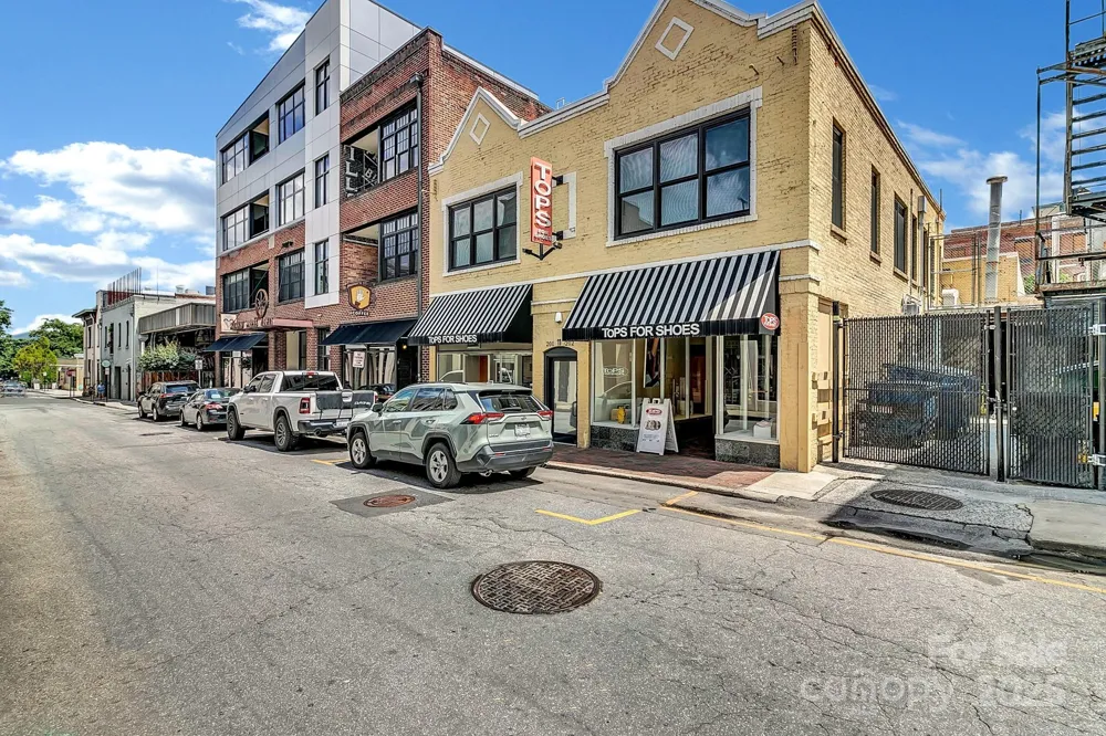 59 College Street #402 Asheville, NC 28801