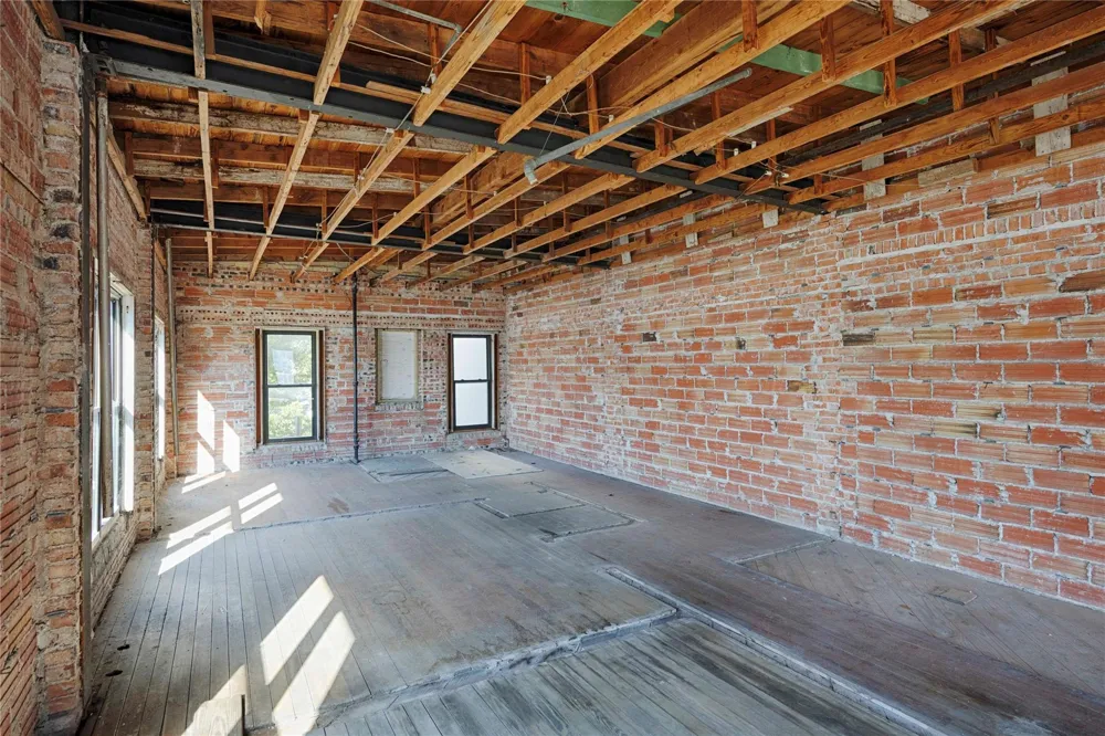 607 Lyons Avenue Schulenburg, TX 78956