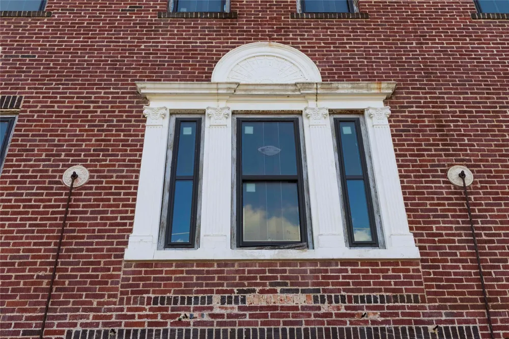 607 Lyons Avenue Schulenburg, TX 78956