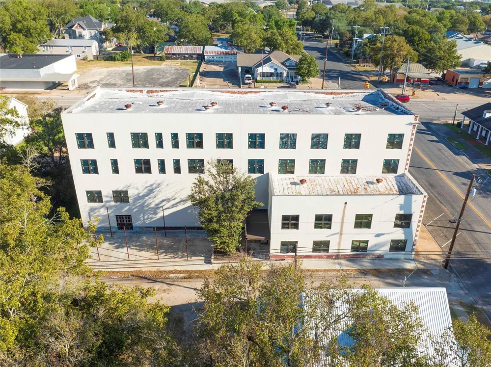 607 Lyons Avenue Schulenburg, TX 78956