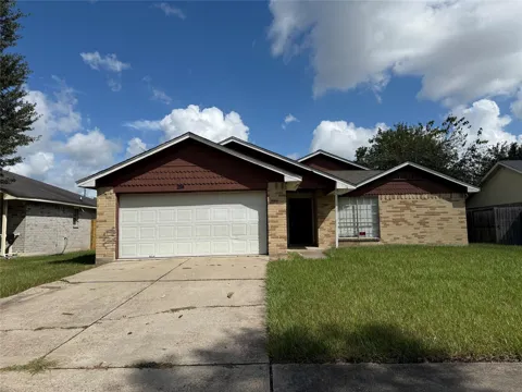 2114 W Greens Road