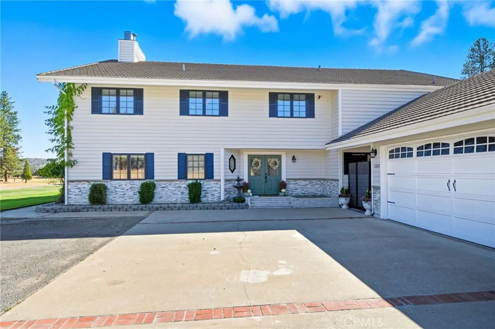 1121 Oak Valley Drive Yreka, CA 96097