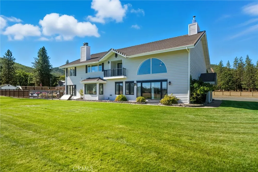1121 Oak Valley Drive Yreka, CA 96097