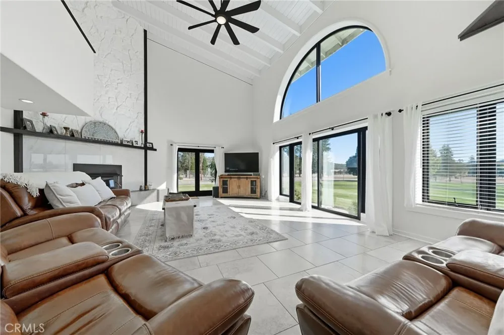 1121 Oak Valley Drive Yreka, CA 96097