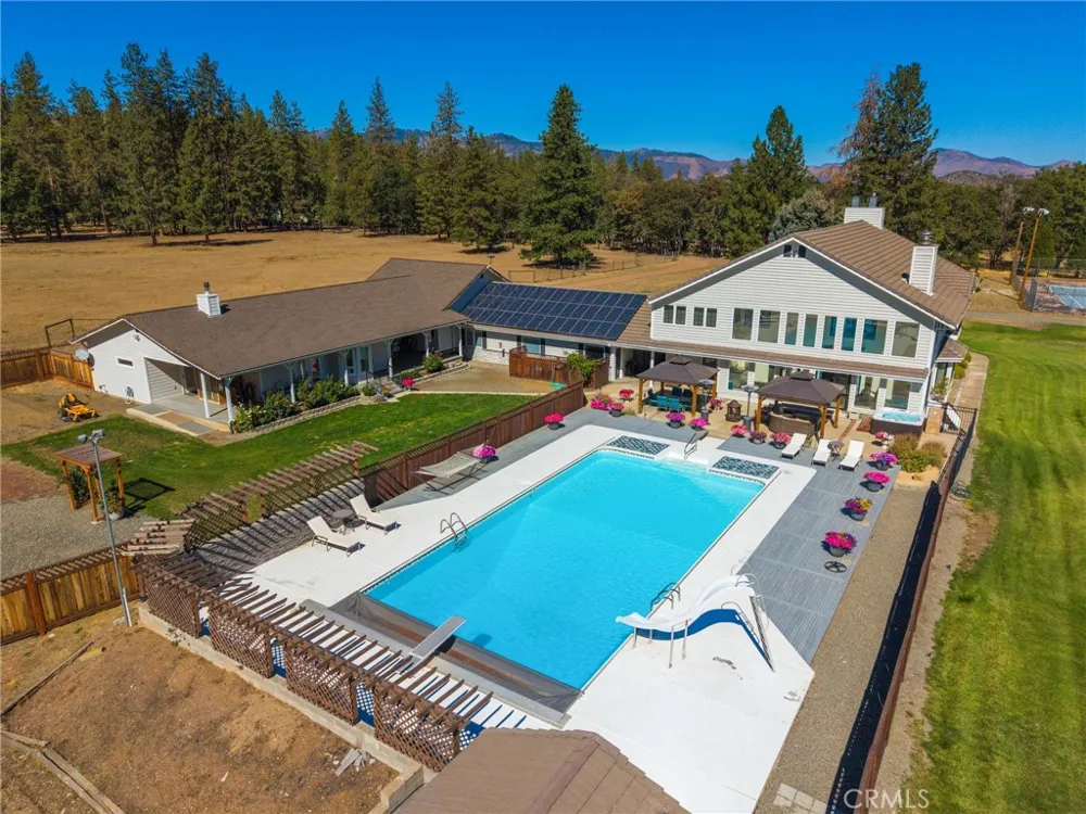 1121 Oak Valley Drive Yreka, CA 96097