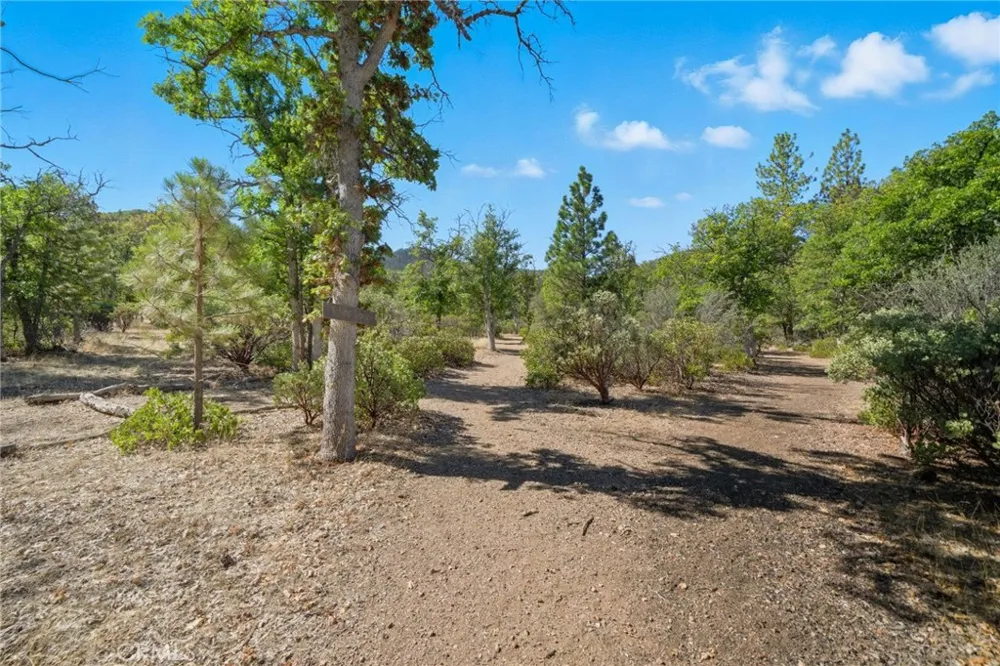 1121 Oak Valley Drive Yreka, CA 96097
