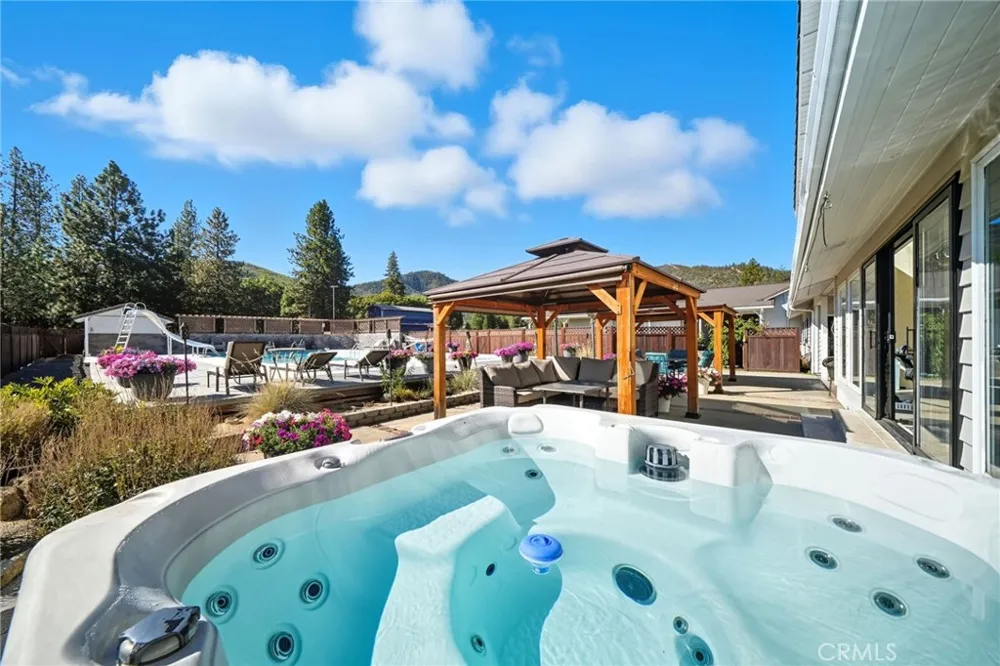 1121 Oak Valley Drive Yreka, CA 96097