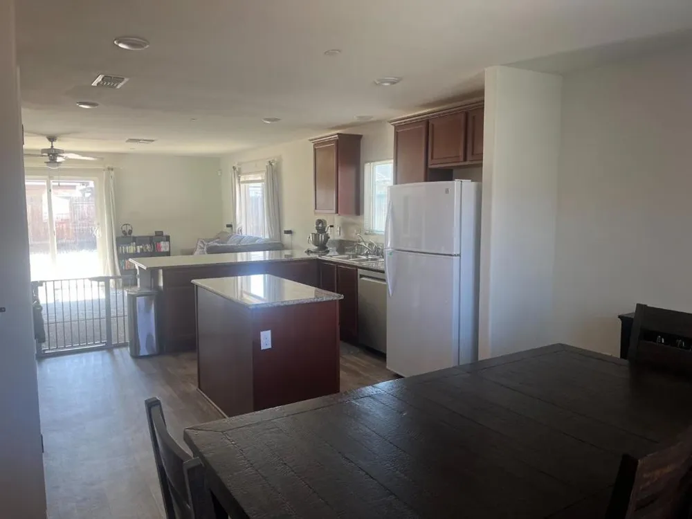 812 Reisling Coalinga, CA 93210