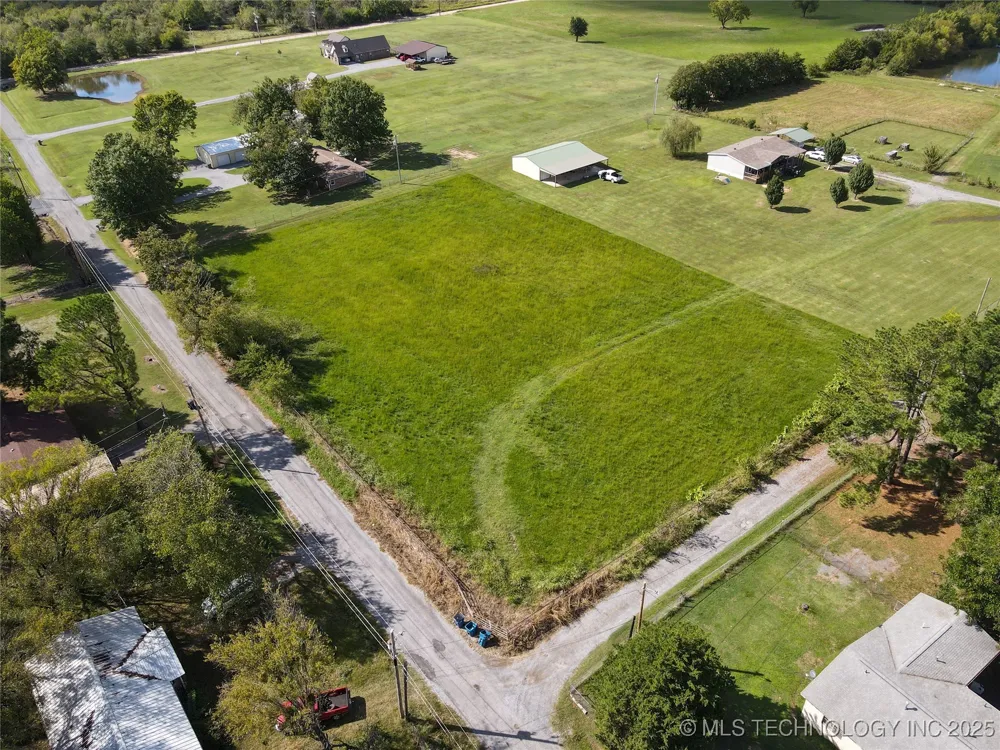 Emberton Street Hartshorne, OK 74547