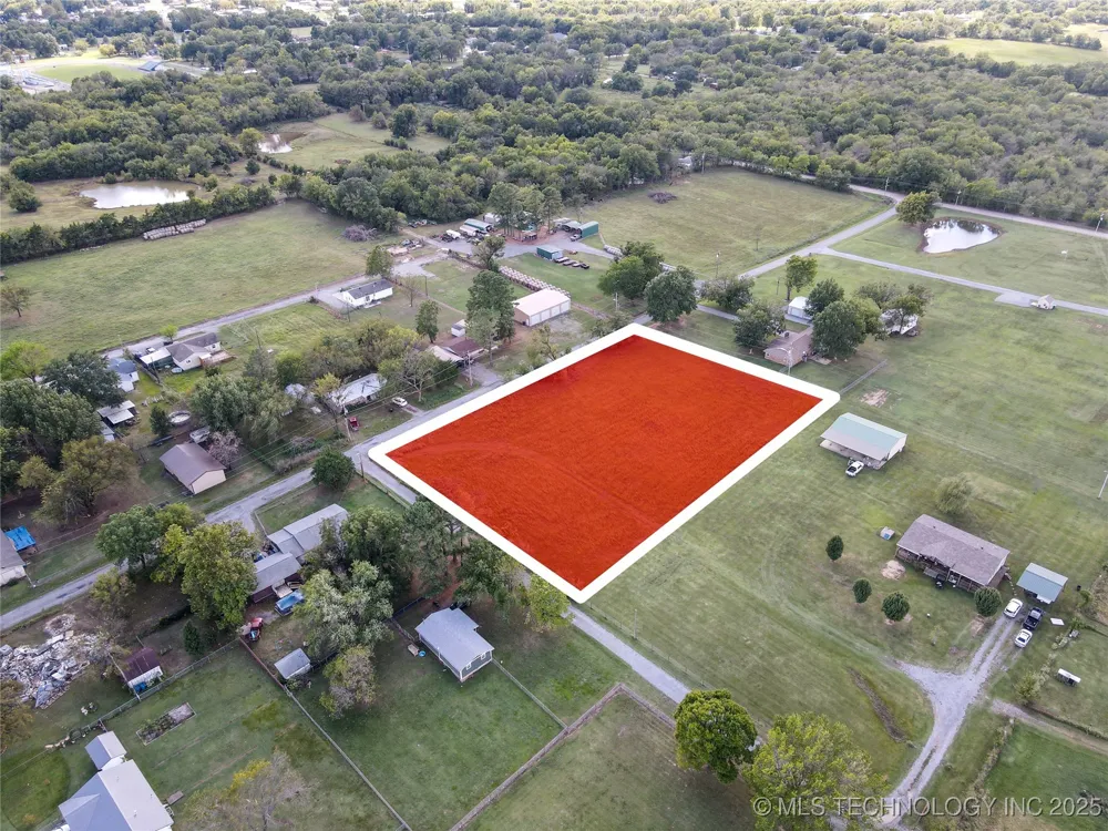 Emberton Street Hartshorne, OK 74547