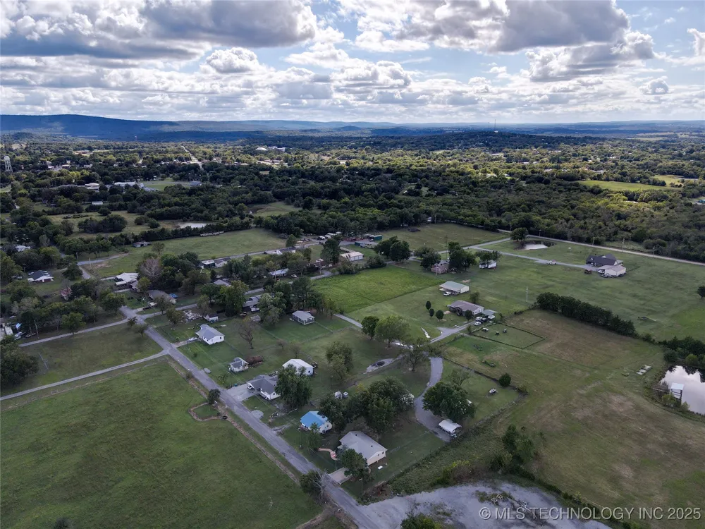 Emberton Street Hartshorne, OK 74547