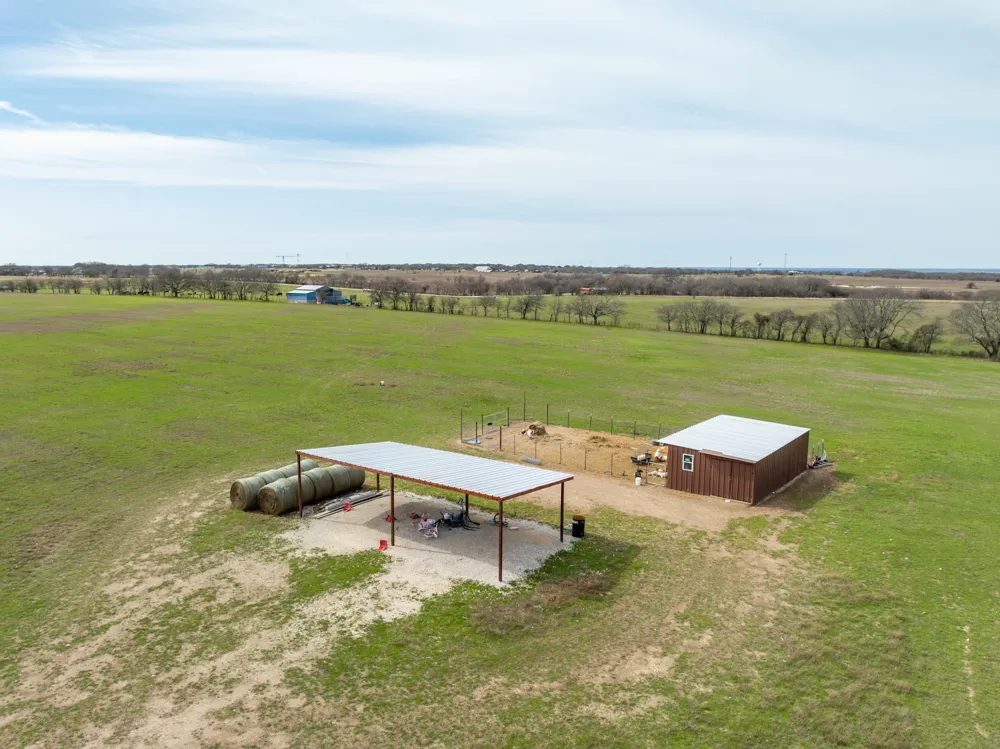 325 HCR 4264 Bynum, TX 76631