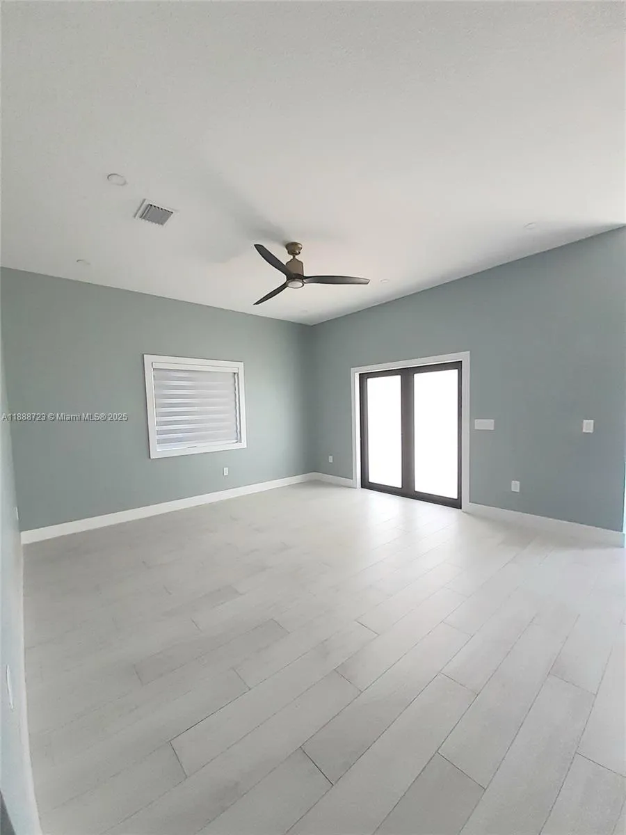 23 Jenny Ln Key Largo, FL 33037