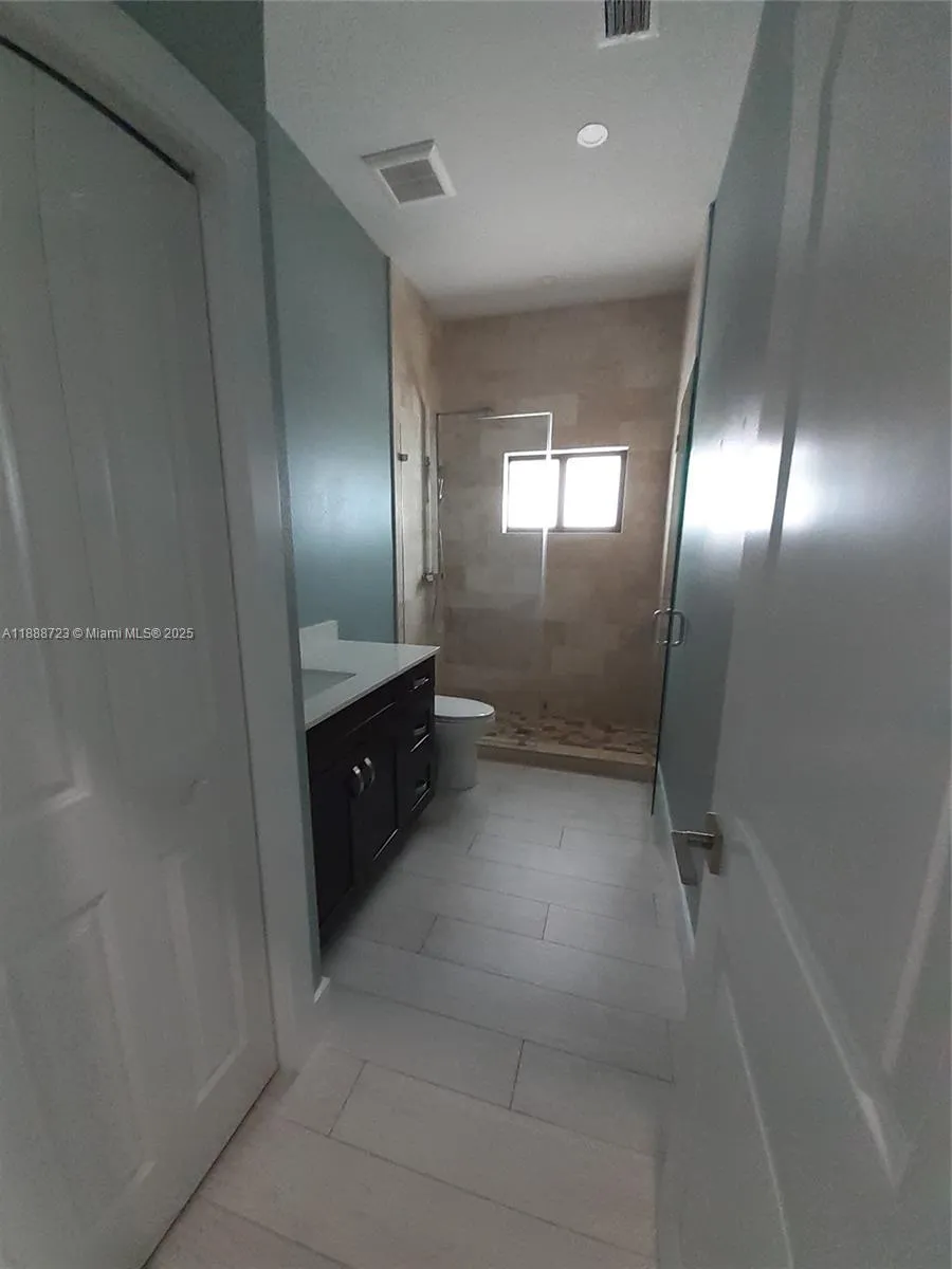 23 Jenny Ln Key Largo, FL 33037