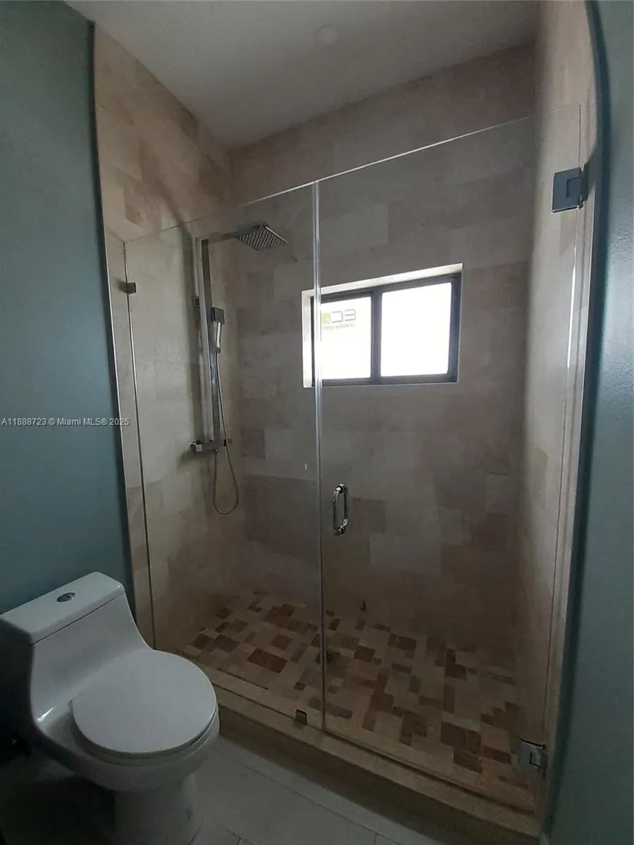 23 Jenny Ln Key Largo, FL 33037
