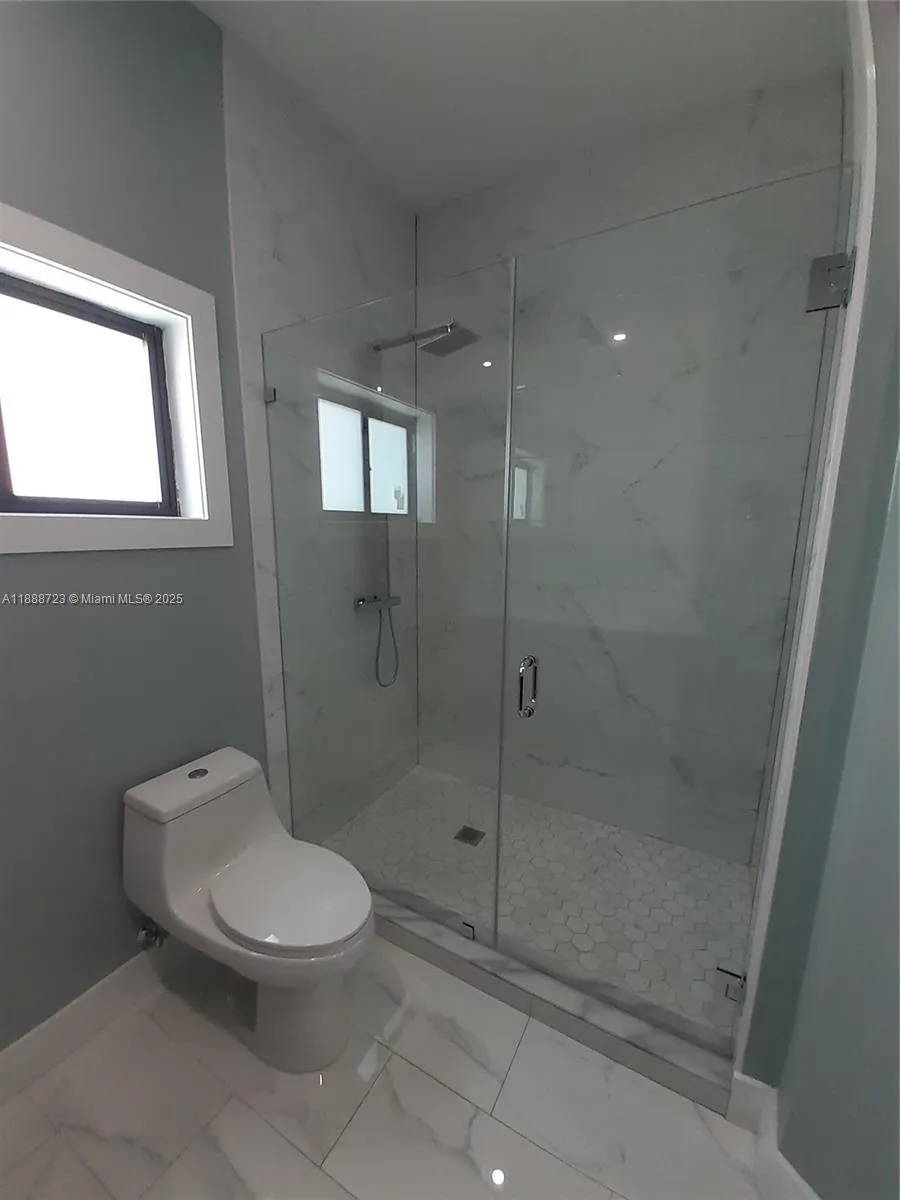 23 Jenny Ln Key Largo, FL 33037