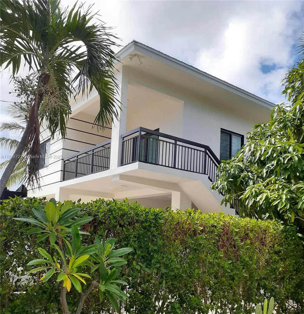 23 Jenny Ln Key Largo, FL 33037
