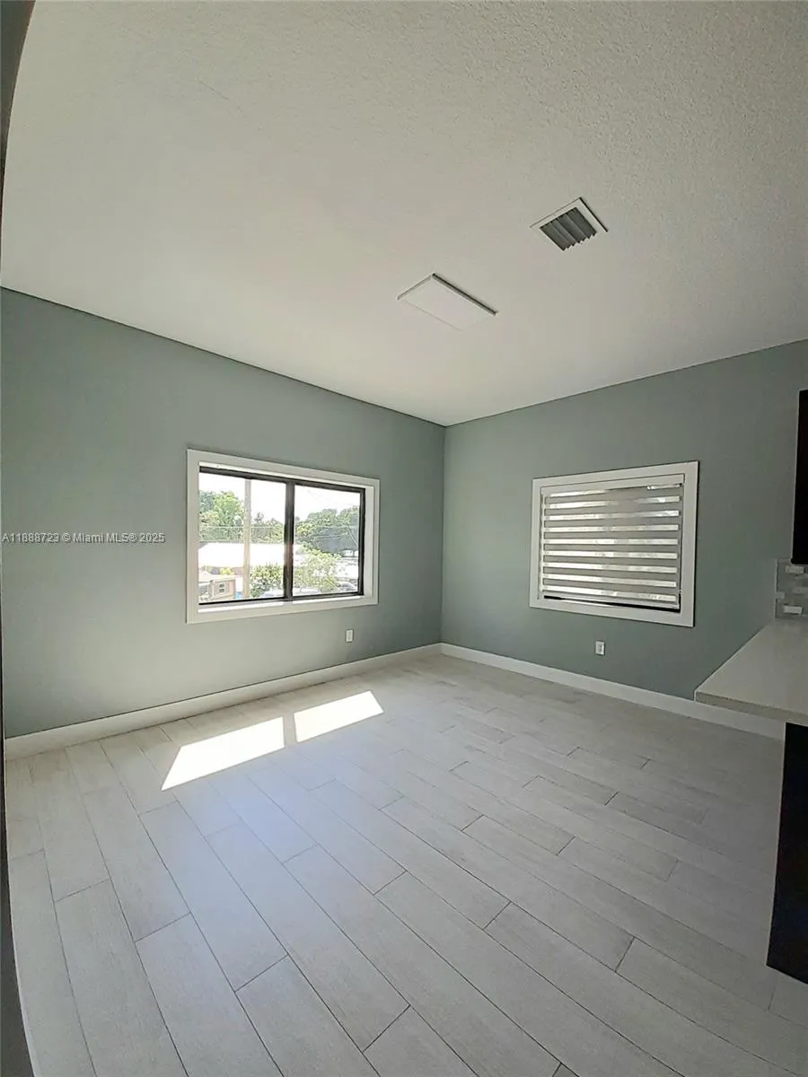 23 Jenny Ln Key Largo, FL 33037