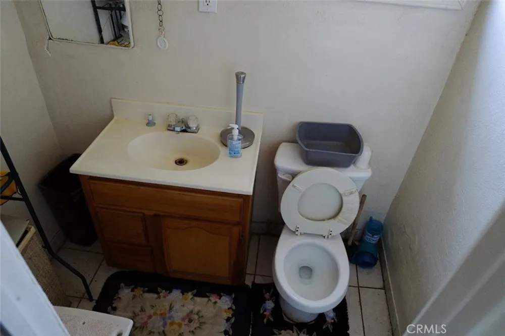 226 E 105th Street Los Angeles, CA 90003