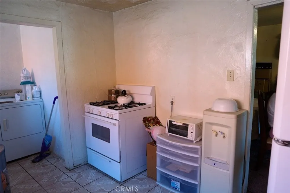 226 E 105th Street Los Angeles, CA 90003