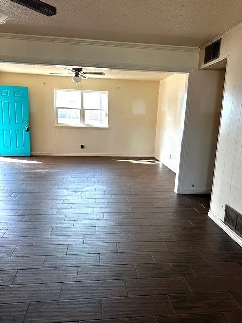 123 E McCaulley Avenue Bronte, TX 76933