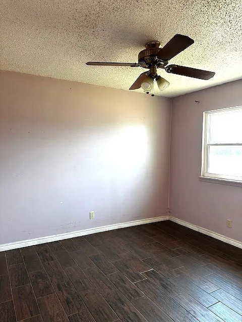123 E McCaulley Avenue Bronte, TX 76933