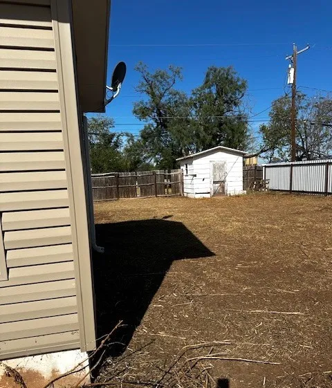123 E McCaulley Avenue Bronte, TX 76933