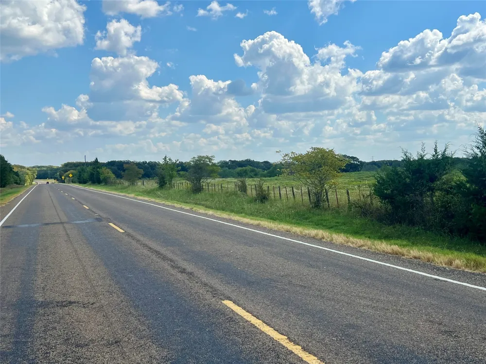 19149 Fm-744 Frost, TX 76641