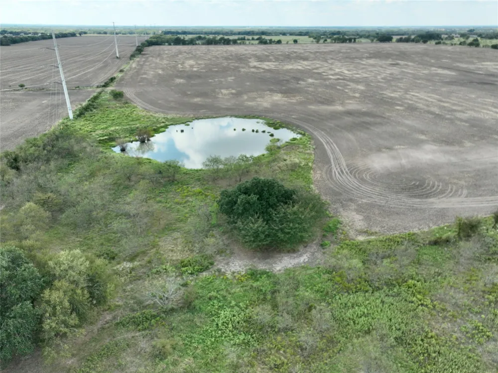 19149 Fm-744 Frost, TX 76641