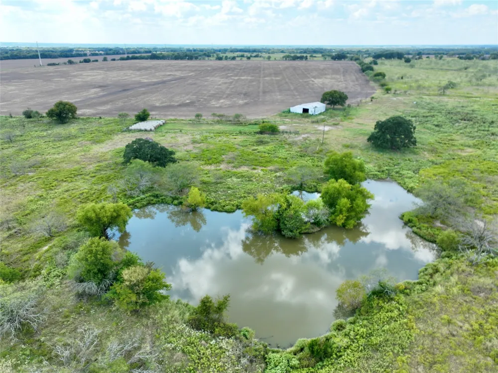19149 Fm-744 Frost, TX 76641