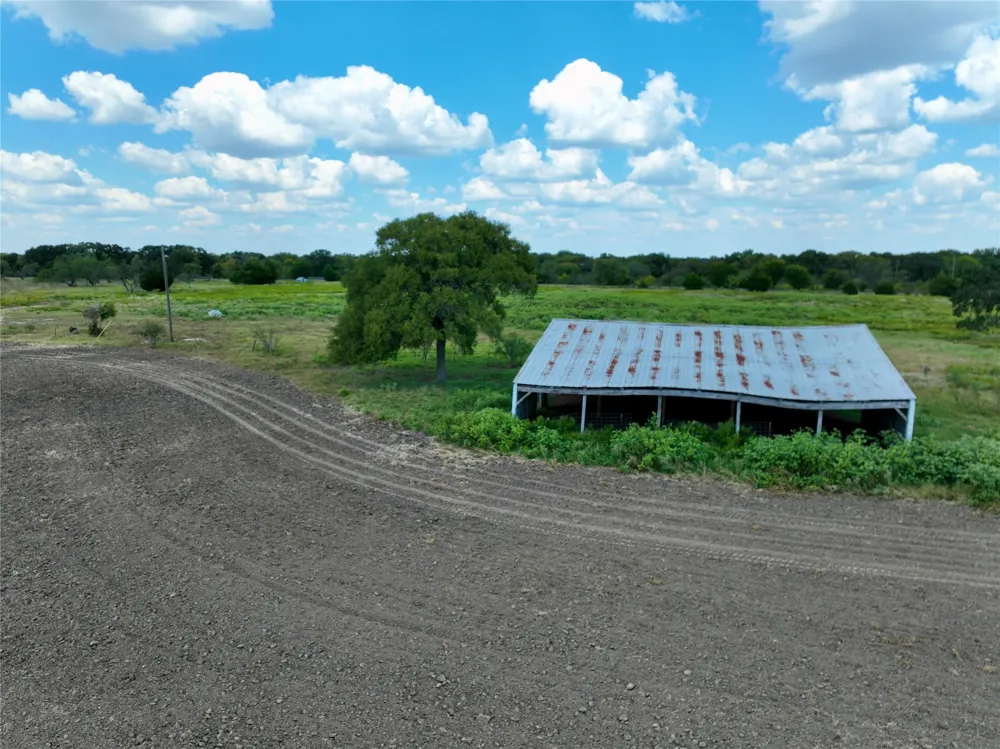 19149 Fm-744 Frost, TX 76641
