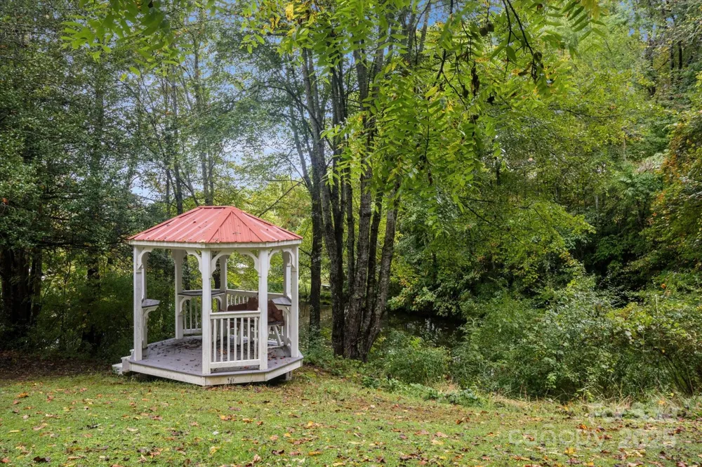 89 Quiet Pond Lane Pisgah Forest, NC 28768