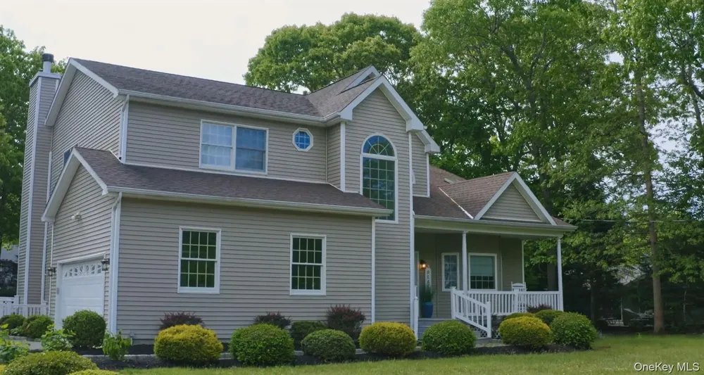 5 Mill Race Road Hampton Bays, NY 11946