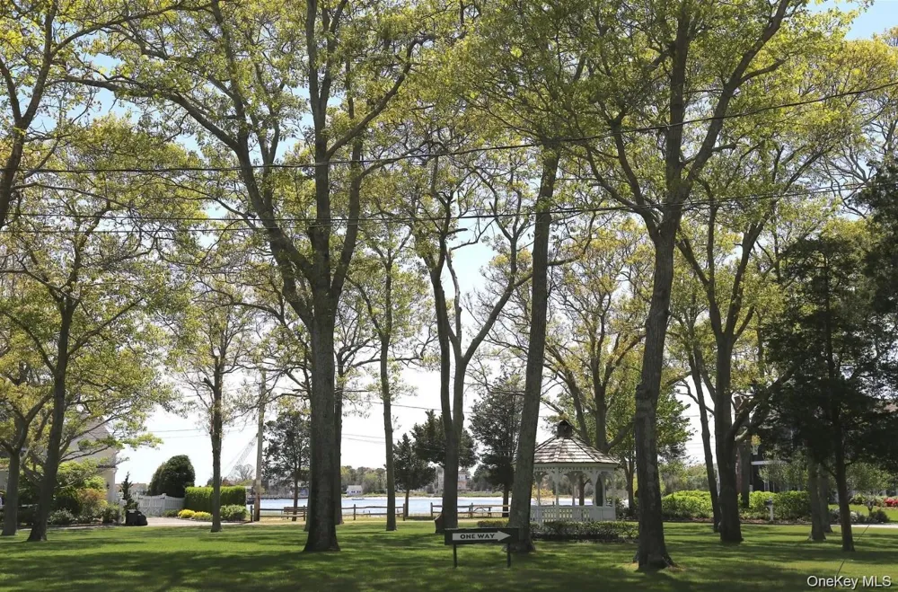 5 Mill Race Road Hampton Bays, NY 11946