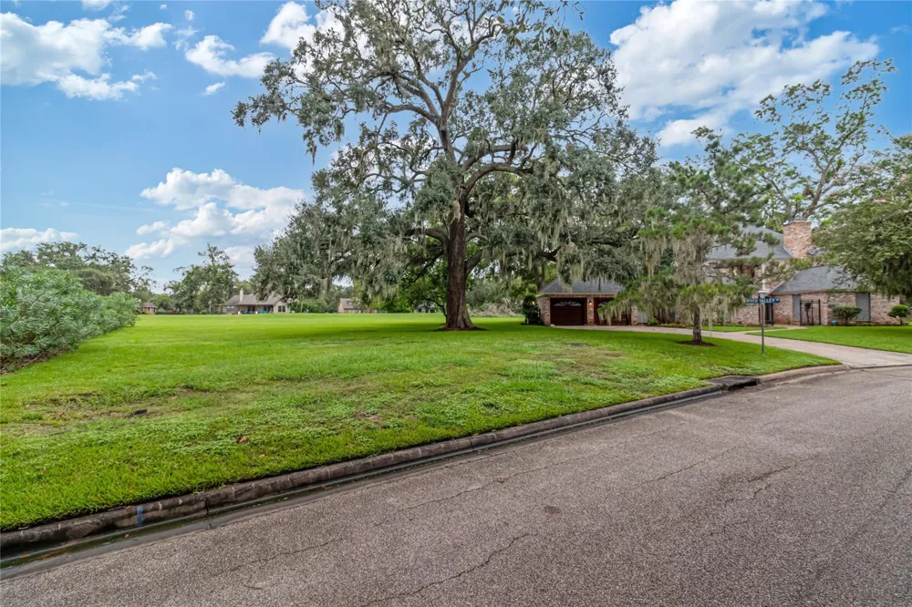 Pleasant Valley Drive West Columbia, TX 77486
