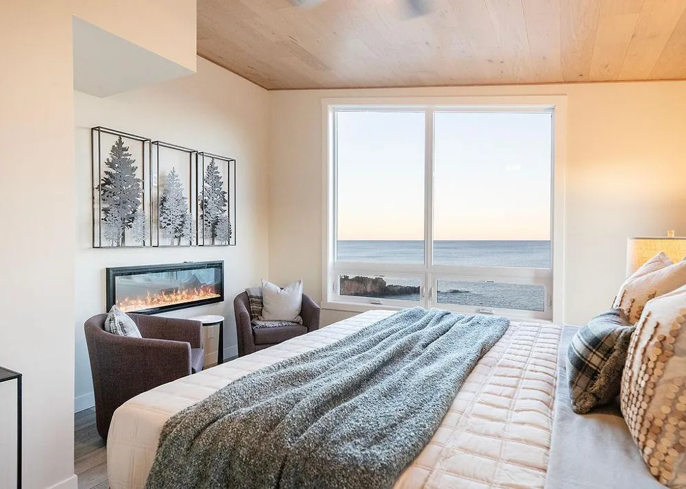 114 E Lakeview Drive Silver Bay, MN 55614