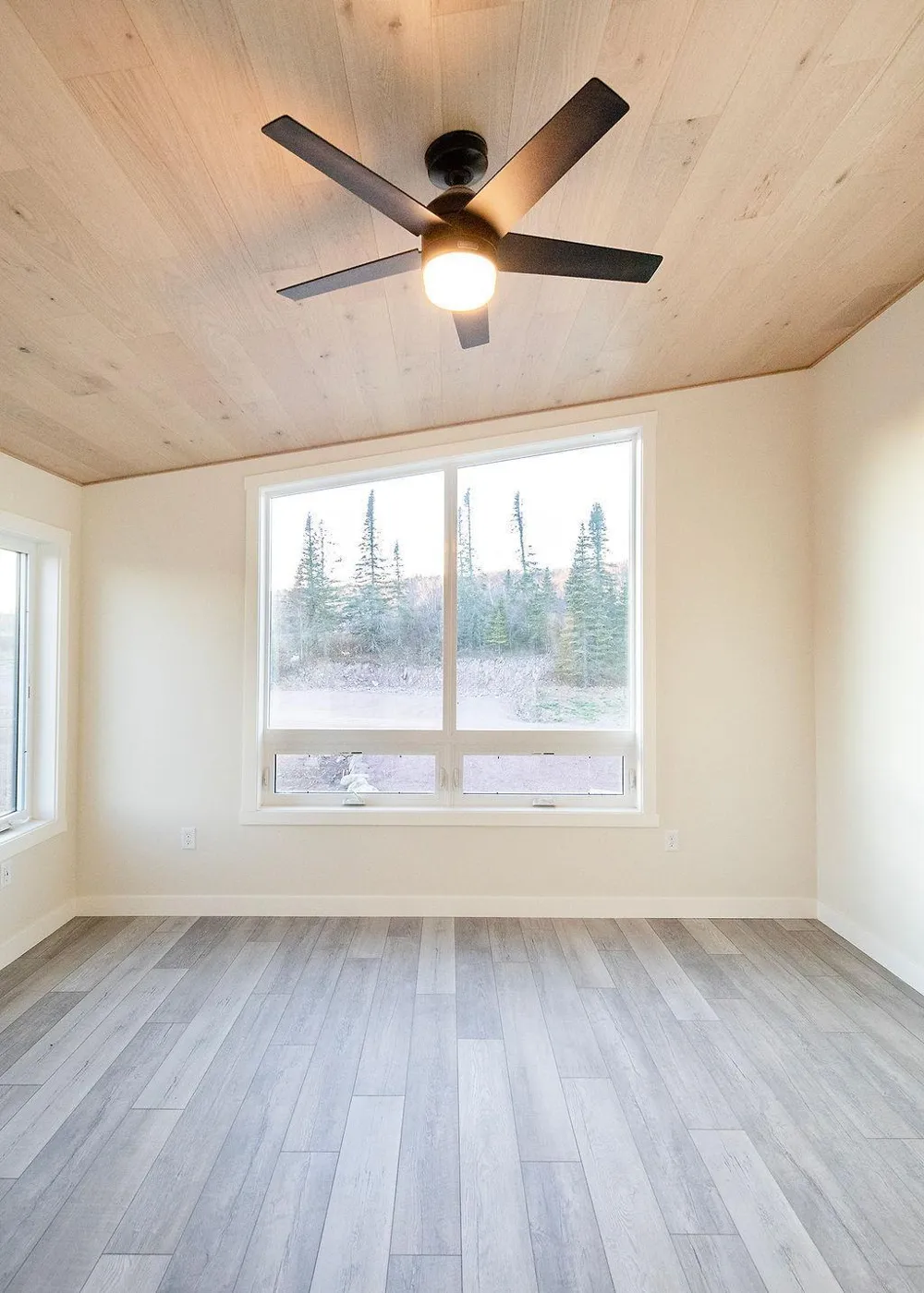 114 E Lakeview Drive Silver Bay, MN 55614