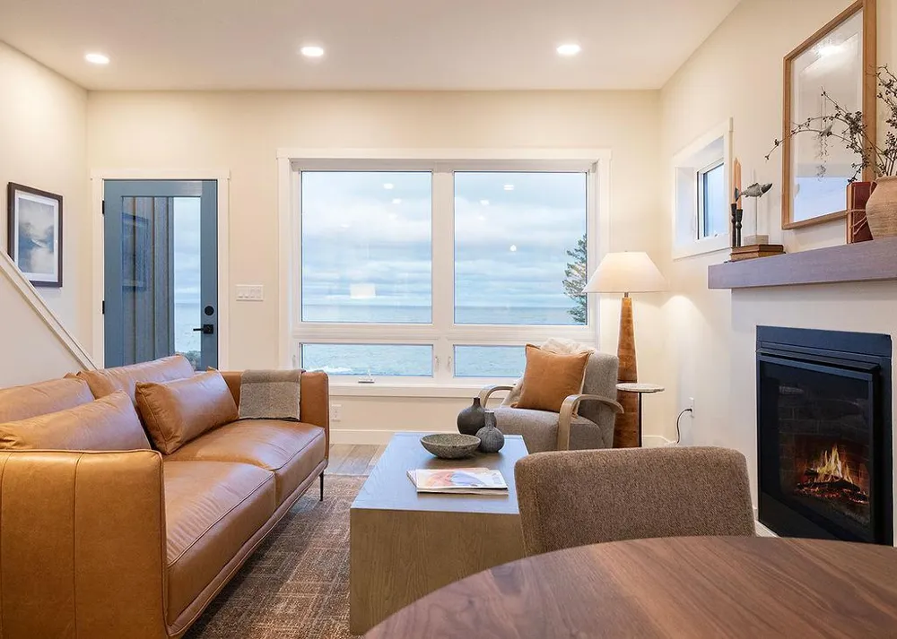 114-116 E Lakeview Drive