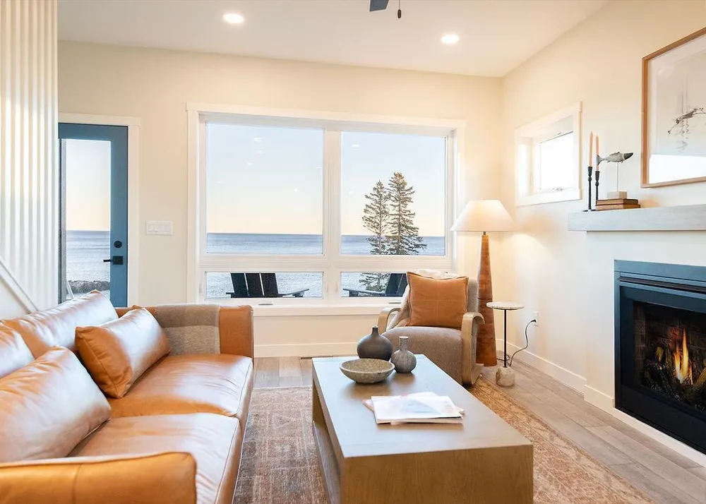 118-124 E Lakeview Drive