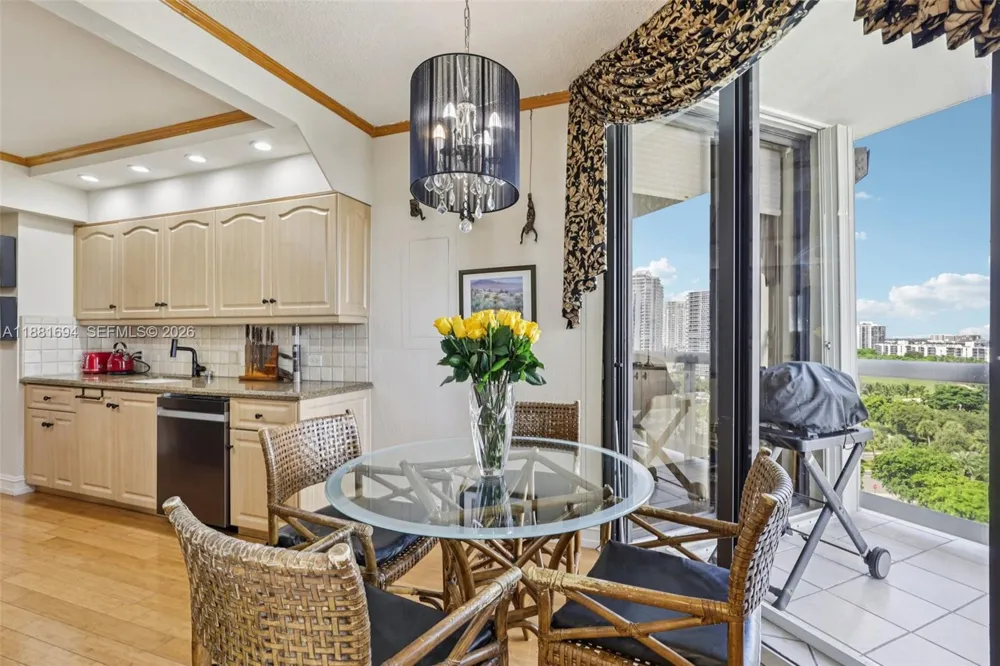 20191 E Country Club Dr #1102 Aventura, FL 33180